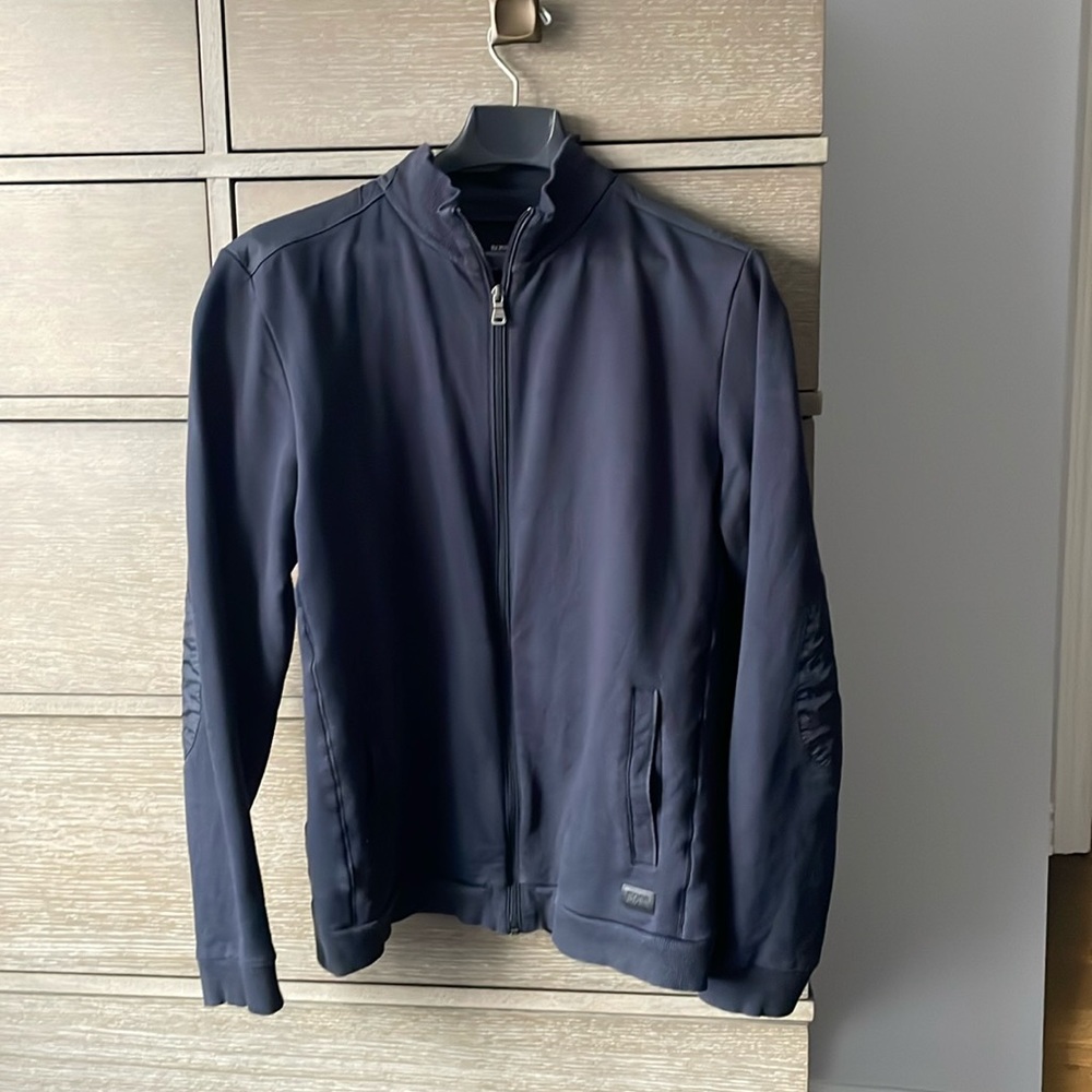 *SOLD*Men’s Hugo boss zip up